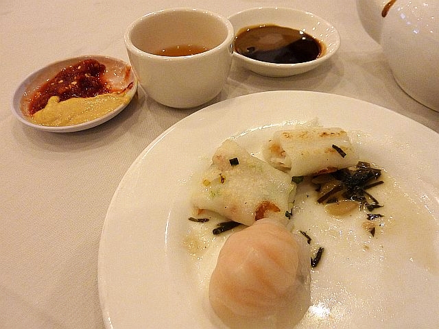 Har Gau and Chun Fun, with hoisin sauce, Chinese mustard and tea